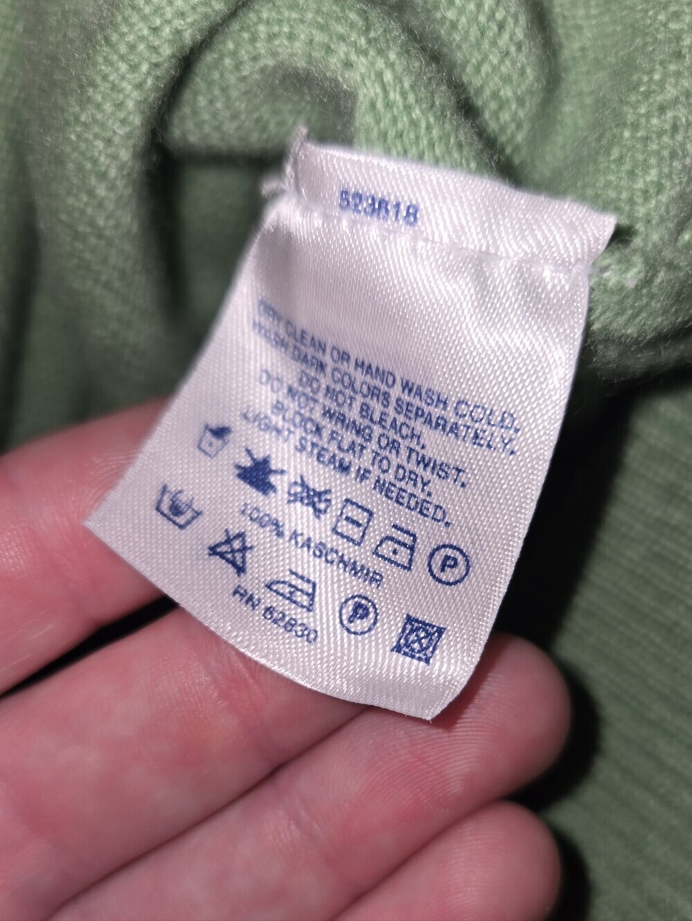 Men's Lands End Cashmere VNeck XXL small Holes On Front See Pics - Picture 7 of 9